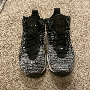 Youth Size 5 Nike Lebron 17s